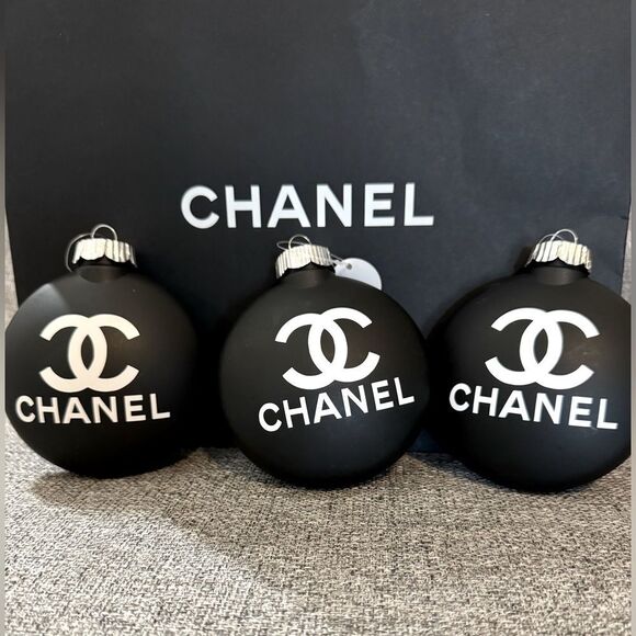 Black Chanel Ornaments - Picture 4 of 8